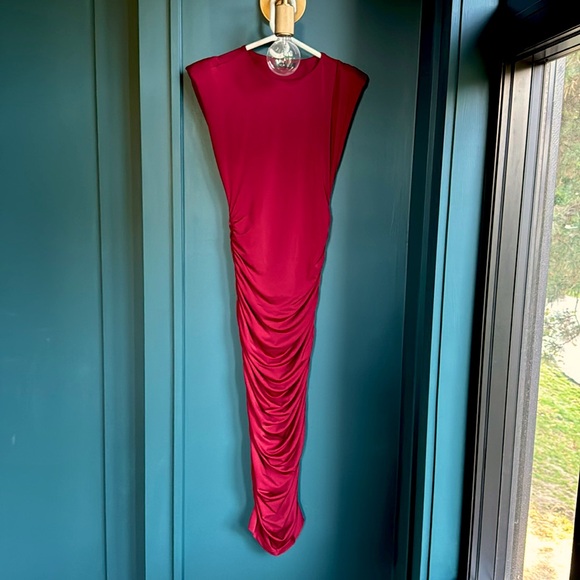 Burgundy Ruched Bodycon Shoulder Pad Dress - Picture 5 of 7